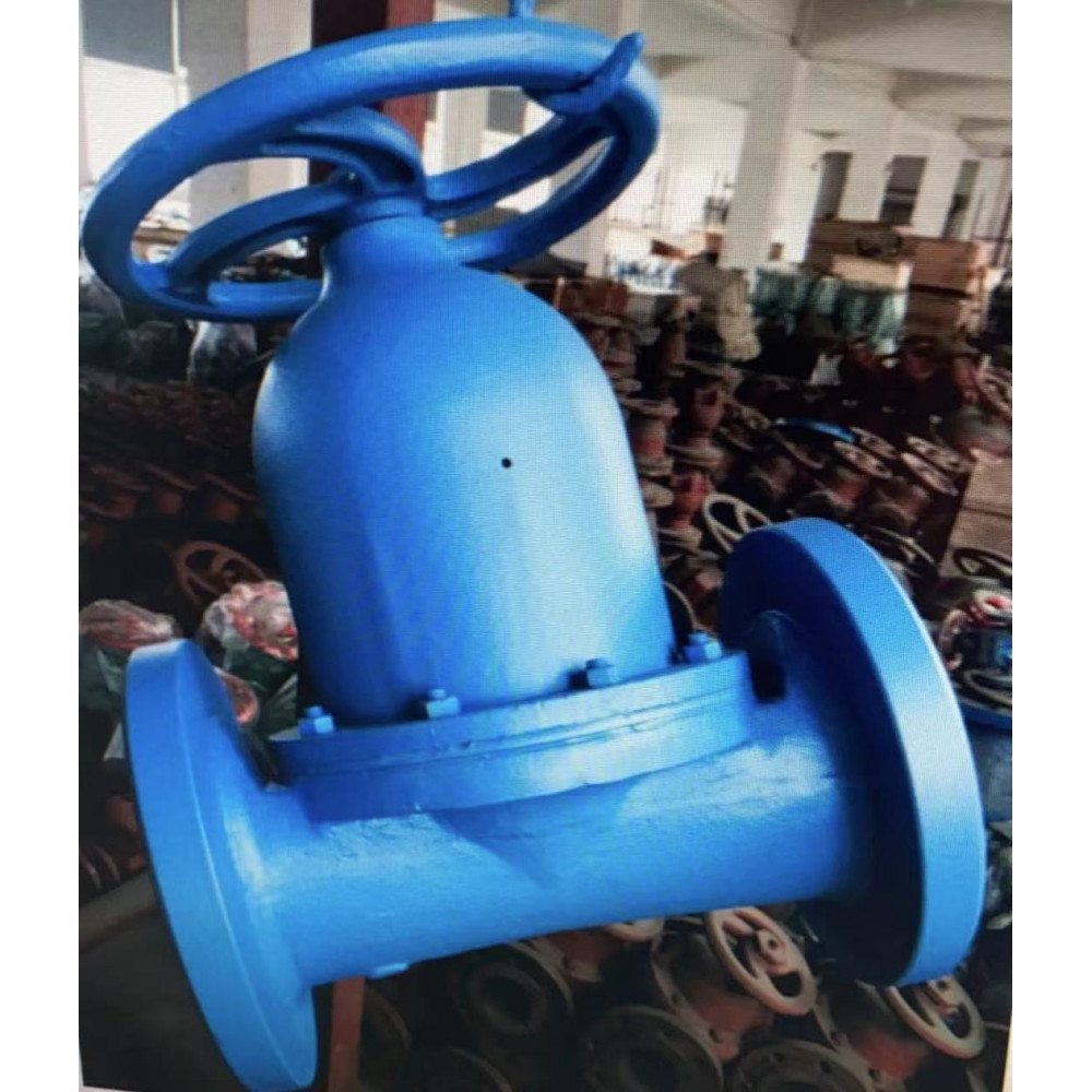 Manually operated diaphragm valve